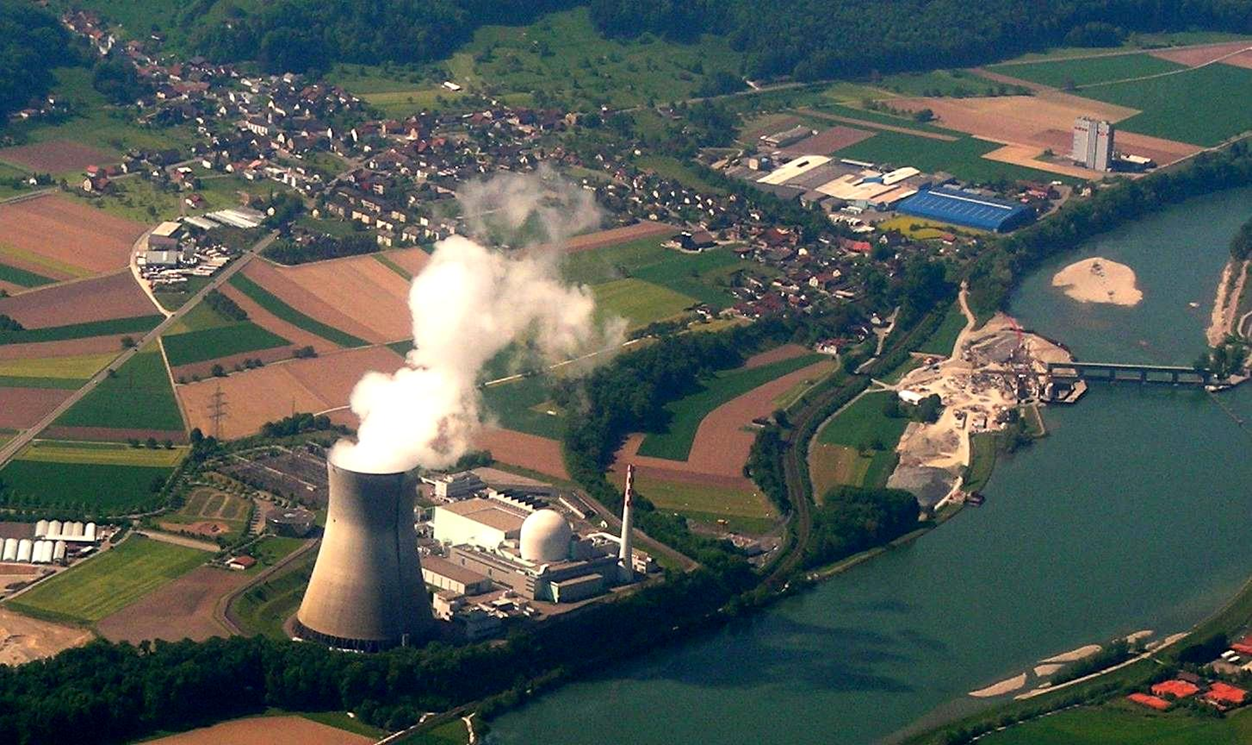 Elektrownia jądrowa widziana z lotu ptaka