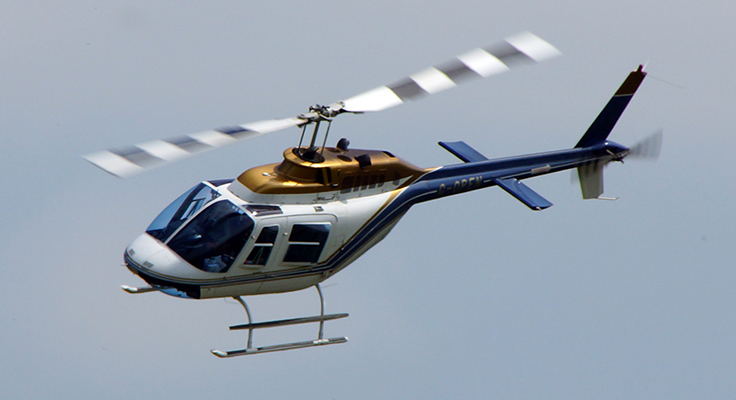 Dodatkowe śmigło na ogonie przeciwdziała obracaniu się kadłuba helikoptera (Bell Helicopter)